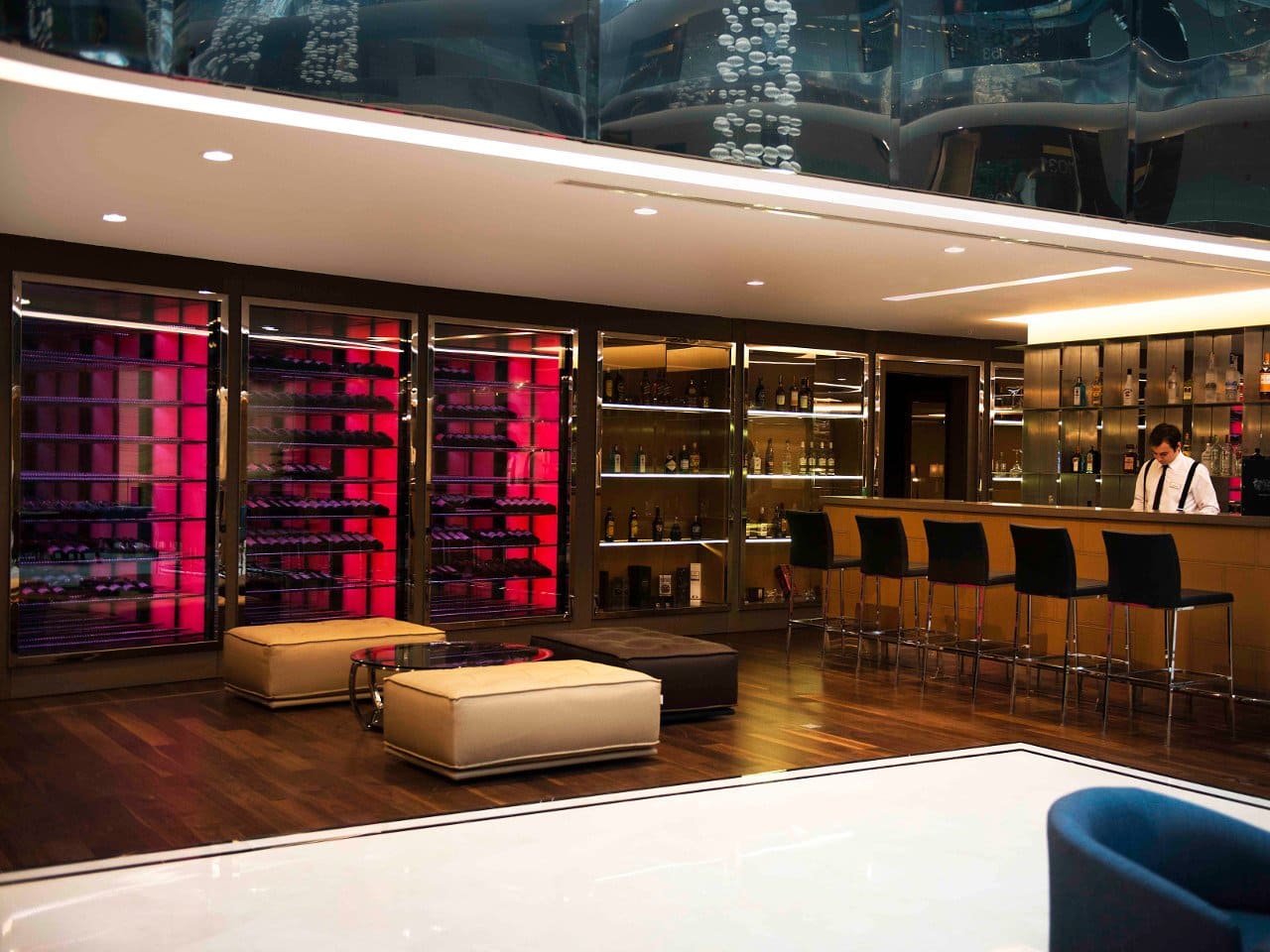 restaurants_bond_urban_bar_red_1280x960